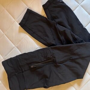 Black Lululemon leggings